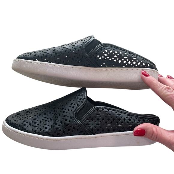 STEVE MADDEN Slides – Chic Black Loafers, Size 7, EUC - Picture 6 of 11